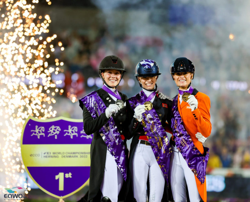 Das Podium der Grand Prix Freestyle: Gold geht an Charlotte Fry (GBR), Silber an Cathrine Dufour (DEN) und Bronze an Dinja van Liere (NED). © EQWO.net/ Petra Kerschbaum
