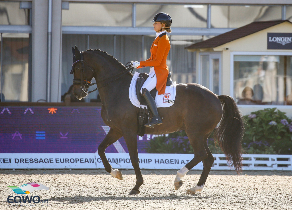 Dinja van Liere (NED) hat momentan gleich zwei Pferde für den ganz großen Sport im Stall: Hermes v. Easy Game und Haute Couture v. Connaisseur! © Petra Kerschbaum