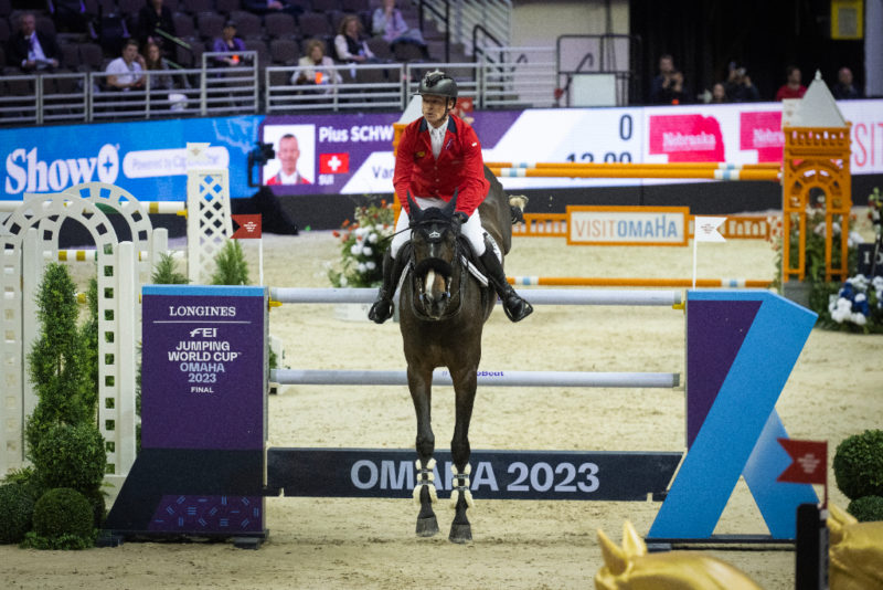 Pius Schwizer (SUI) konnte die offenen Geldforderungen begleichen. Die gepfändeten Pferde wurden wieder freigegeben. © FEI | Richard Juilliart