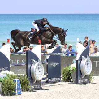 Wow! Max Kühner (T) galoppierte auf Cooley Jump The Q als schnellster ins Ziel und verpasste aufgrund eines Fehlers den Coup im Großen Preis von Miami Beach - Rang zwei! © LGCT