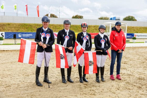 Drei Paradressur-Reiter:innen und eine Dressurreiterin vertreten die österreichischen Farben beim Maimarkt-Turnier in Mannheim. © www.sportfotos-lafrentz.de/Stefan Lafrentz
