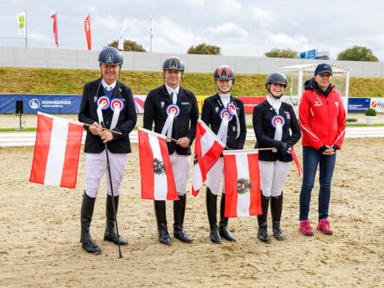 Drei Paradressur-Reiter:innen und eine Dressurreiterin vertreten die österreichischen Farben beim Maimarkt-Turnier in Mannheim. © www.sportfotos-lafrentz.de/Stefan Lafrentz