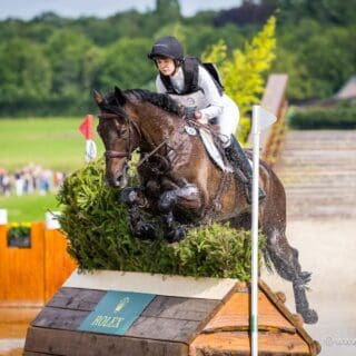 Lea Sigel (OÖ) und ihr DSP-Wallach Van Helsing P belegten in der CCI4*-S-Prüfung von Lignières Rang 13. Am Foto sind die beiden beim CHIO Aachen 2024 zu sehen. © Arnd Bronkhorst