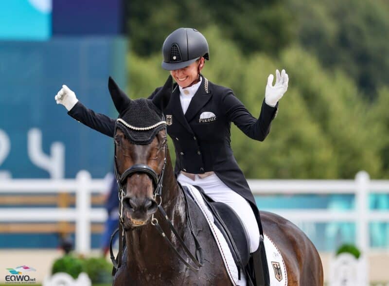 Paris: Jessica von Bredow-Werndl (GER) gewinnt den Qualifikations Grand Prix und kürt sich zur Topfavoritin. © EQWO.net | Petra Kerschbaum