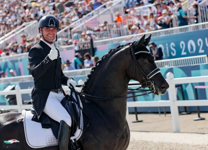 Daumen hoch für Roberto Carlos MT! Super Runde unter Stefan Lehfellner (OÖ) bei den Olympischen Spielen in Paris. © EQWO.net | Petra Kerschbaum