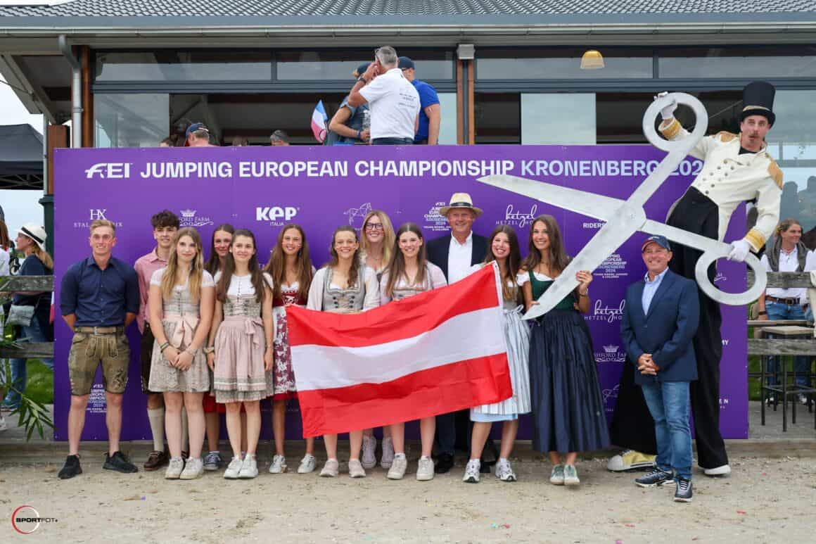 Team Austria bei der Eröffnungsfeier der Europameisterschaften in Kronenberg! © Sportfot