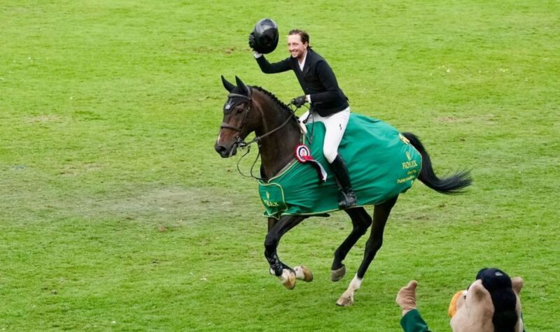 Spannung pur! Als aller letzter Starter sichert sich Martin Fuchs (SUI) den Sieg im Rolex Grand Prix von Dublin. © IG: Rolexseries Equestrian