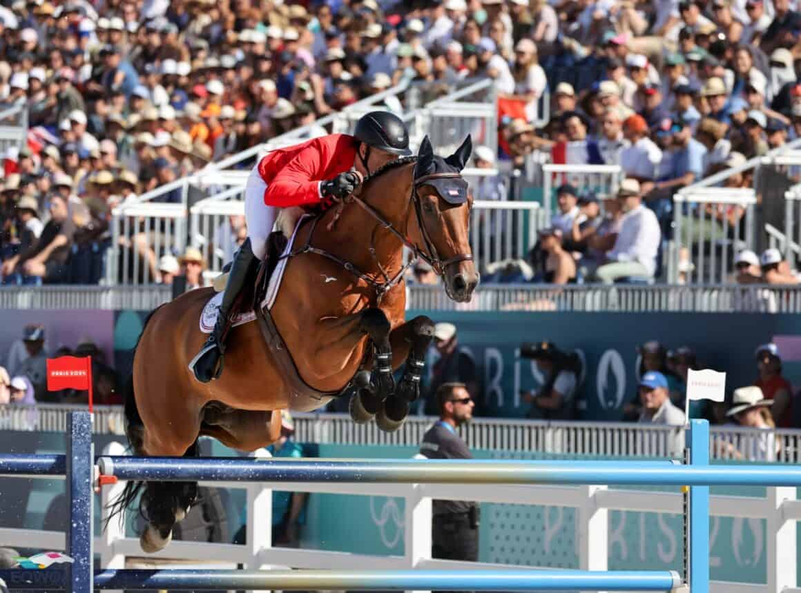 Olympische Spiele: Max Kühner (T) pilotiert Elektric Blue P mit der viertschnellsten Zeit ins Ziel! © EQWO.net | Petra Kerschbaum