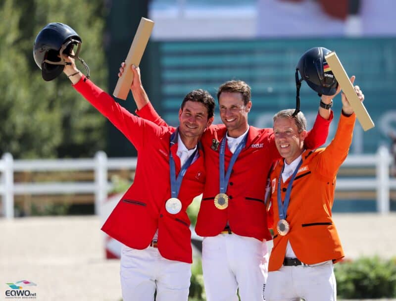 Christian Kukuk (GER) holt in Paris Olympia-Gold vor Steve Guerdat (SUI) und Maikel van der Vleuten (NED). © EQWO.net | Petra Kerschbaum