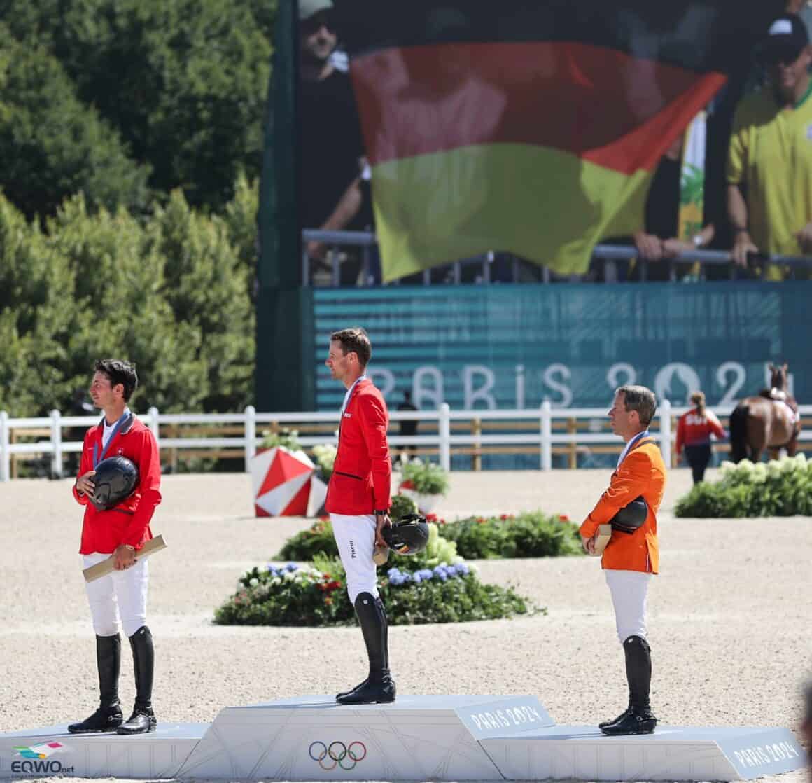 Ein würdiges Olympia-Podium! Christian Kukuk (GER), Steve Guerdat (SUI) und Maikel van der Vleuten (NED) zeigten in Paris die einzigen Nullrunden. © EQWO.net | Petra Kerschbaum