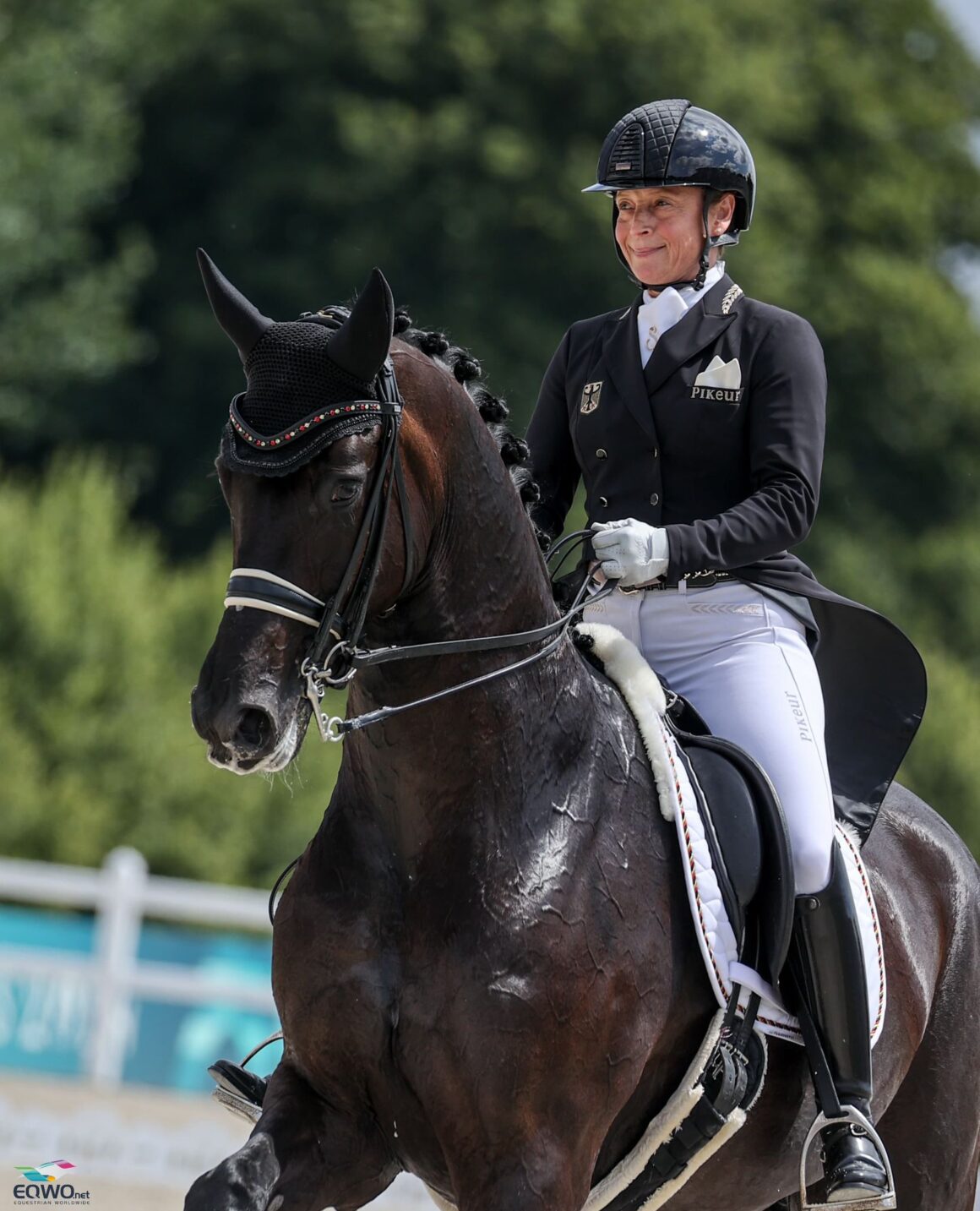 Isabell Werth (GER) kürt sich mit der Gold-Medaille in Paris zur erfolgreichsten deutschen Olympiaathletin aller Zeiten! © EQWO.net | Petra Kerschbaum