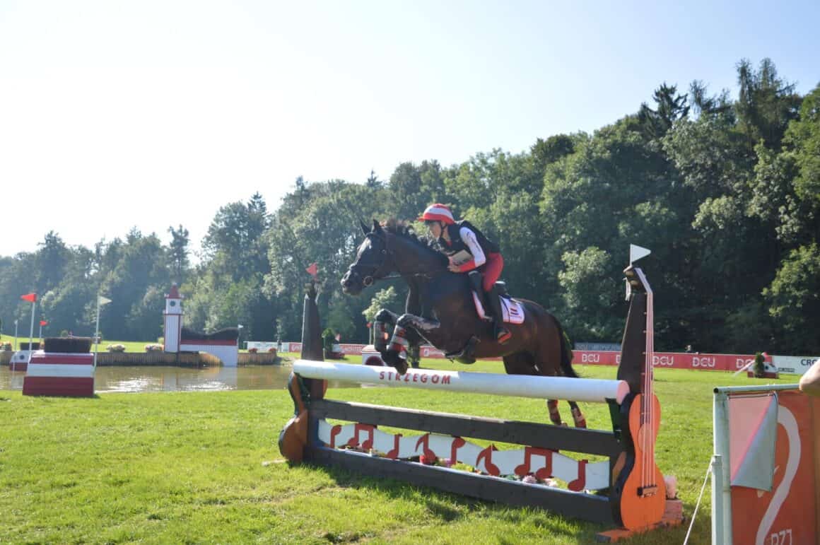 Das österreichische Junge Reiter-Team platzierte sich bei der Vielseitigkeits-Europameisterschaft 2024 in Strzegom auf dem sechsten Endrang. © privat