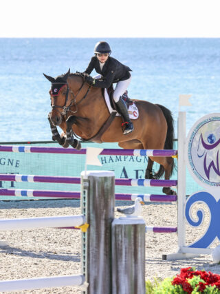 Die erfolgreiche US-amerikanische Springreiterin Georgina Bloomberg (USA) ist die Tochter des ehemaligen New Yorker Bürgermeisters Michael Bloomberg. © Longines Global Champions Tour