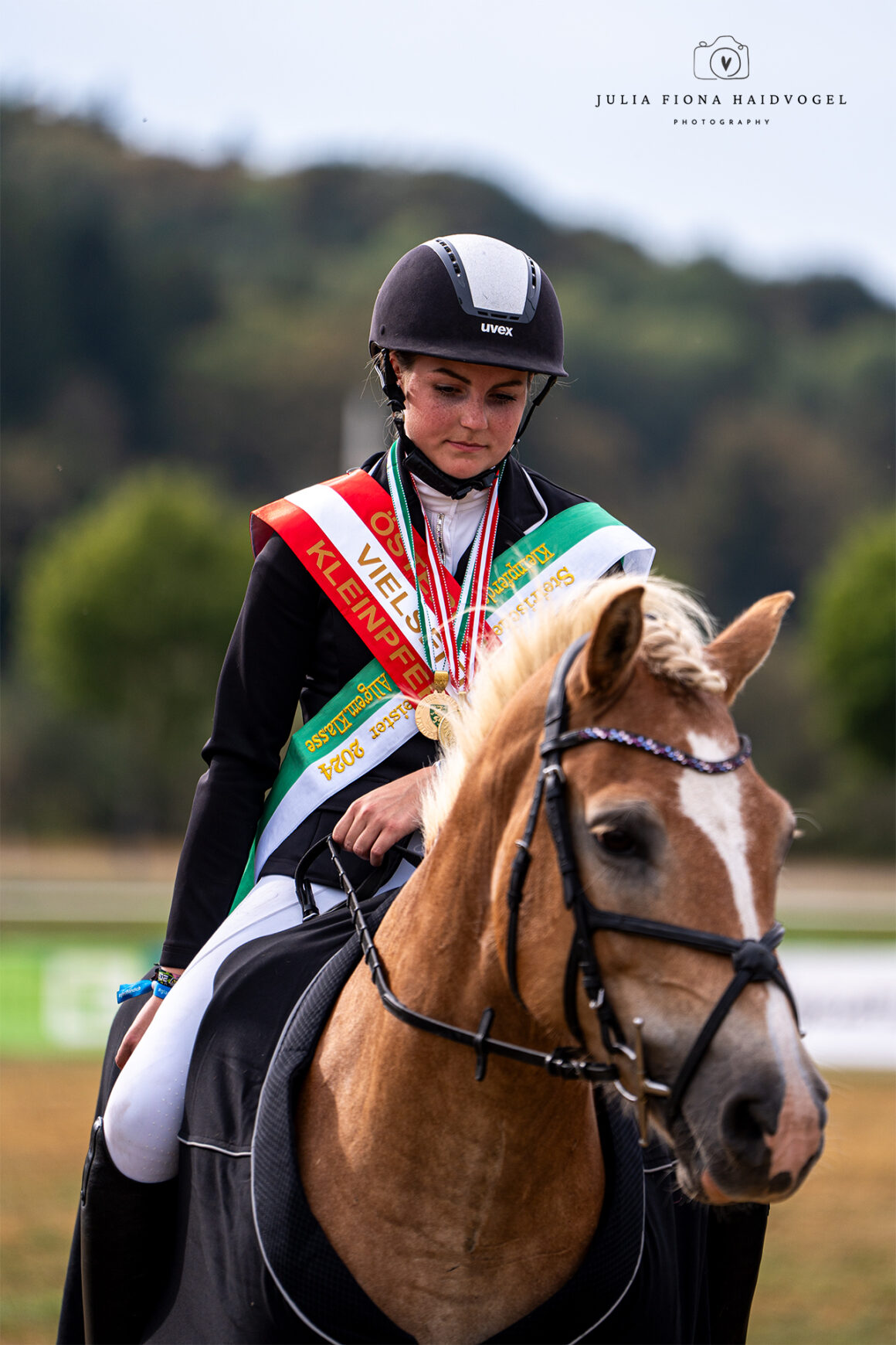 Lea Simbürger (ST) und ihre Haflinger-Stute Saraly sind die neuen Österreichischen Meister der Kleinpferde allgemeine Klasse. © Julia Fiona Haidvogel Photography