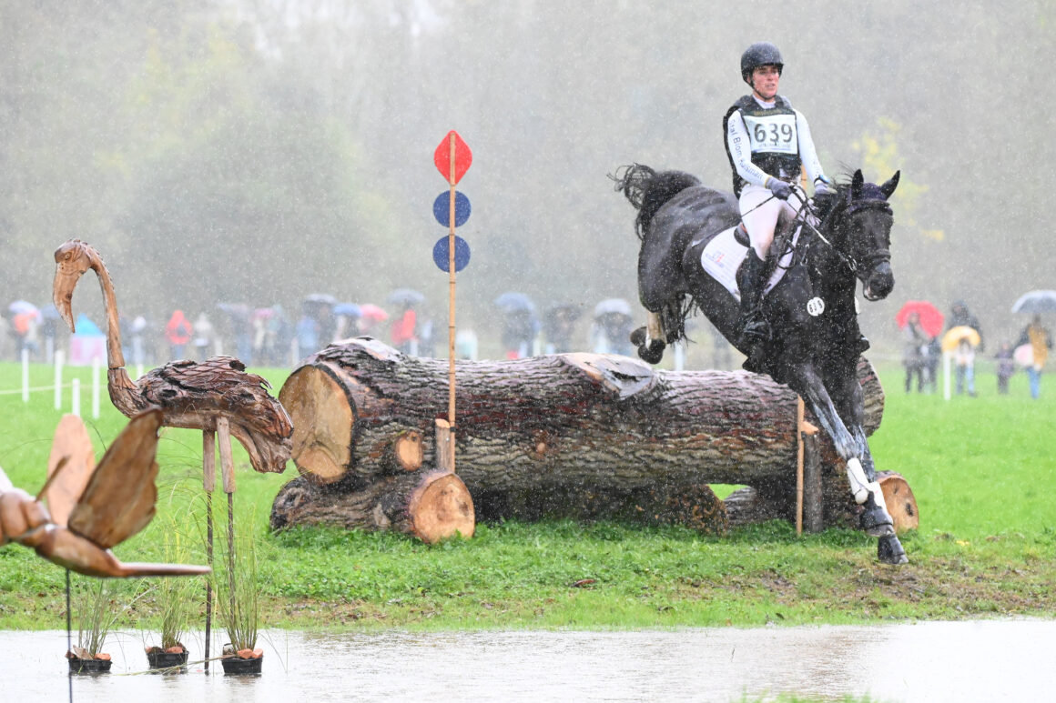 Killer Queen v. I’m Special de Muze wurde unter ihrer Reiterin Merel Blom-Hulsman (NED) Weltmeisterin der sechsjährigen Geländepferde. © FEI/Ecary