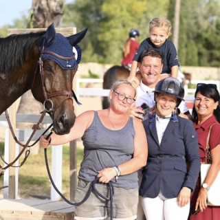 Victoria und Mario Bichler (T) jubelt in Spanien über zwei Siege in der CSI1* Bronze Tour. © FB: Bichler Mario / 1clickphoto