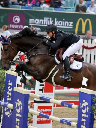 Von Wiener Neustadt nach Oslo! Katharina Rhomberg (V) ist mit ihren beiden Top-Pferden beim Weltcup-Auftakt in Finnland am Start. © EQWO.net | Petra Kerschbaum