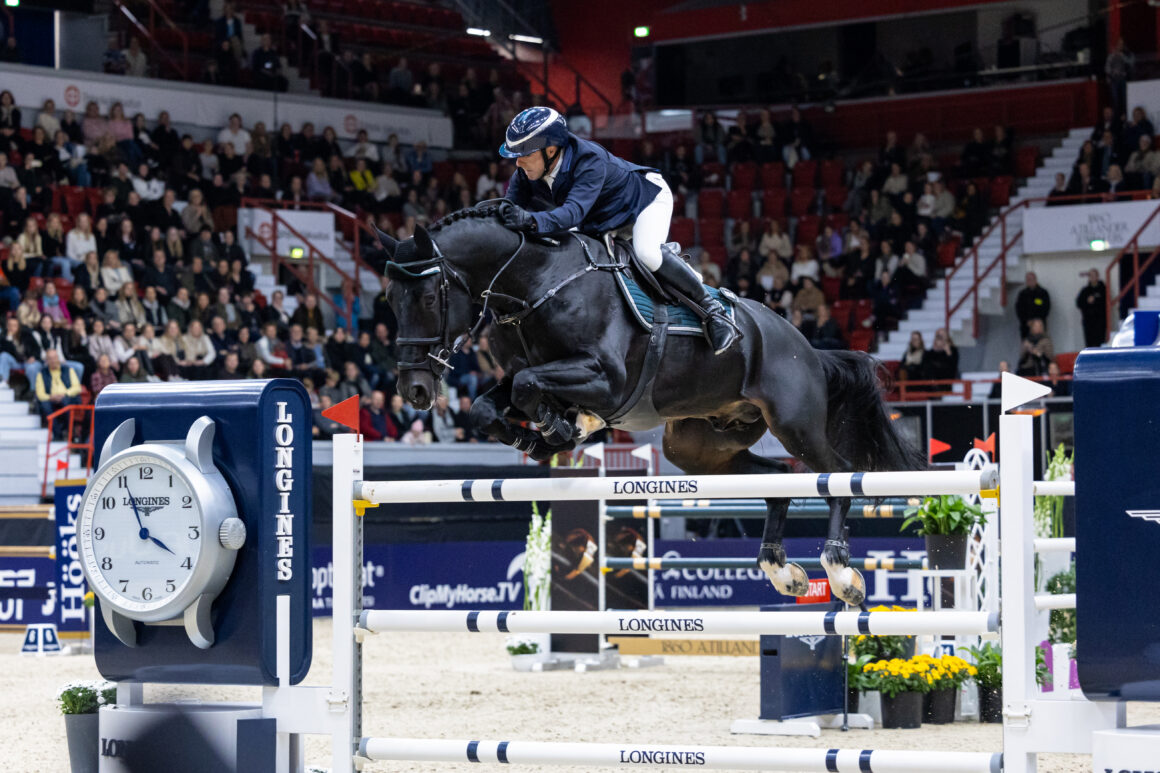 Robert Whitaker (GBR) sicherte sich bei der Helsinki Horse Show den Weltcup-Sieg! © FEI / Hanna M Heinonen Photography