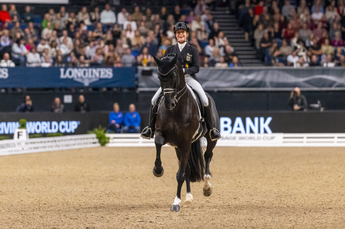 Das Power-Duo Isabell Werth (GER) und Wendy de Fontaine zeigten bei den Stuttgart German Masters ihr Können. © FEI | Leanjo de Koster