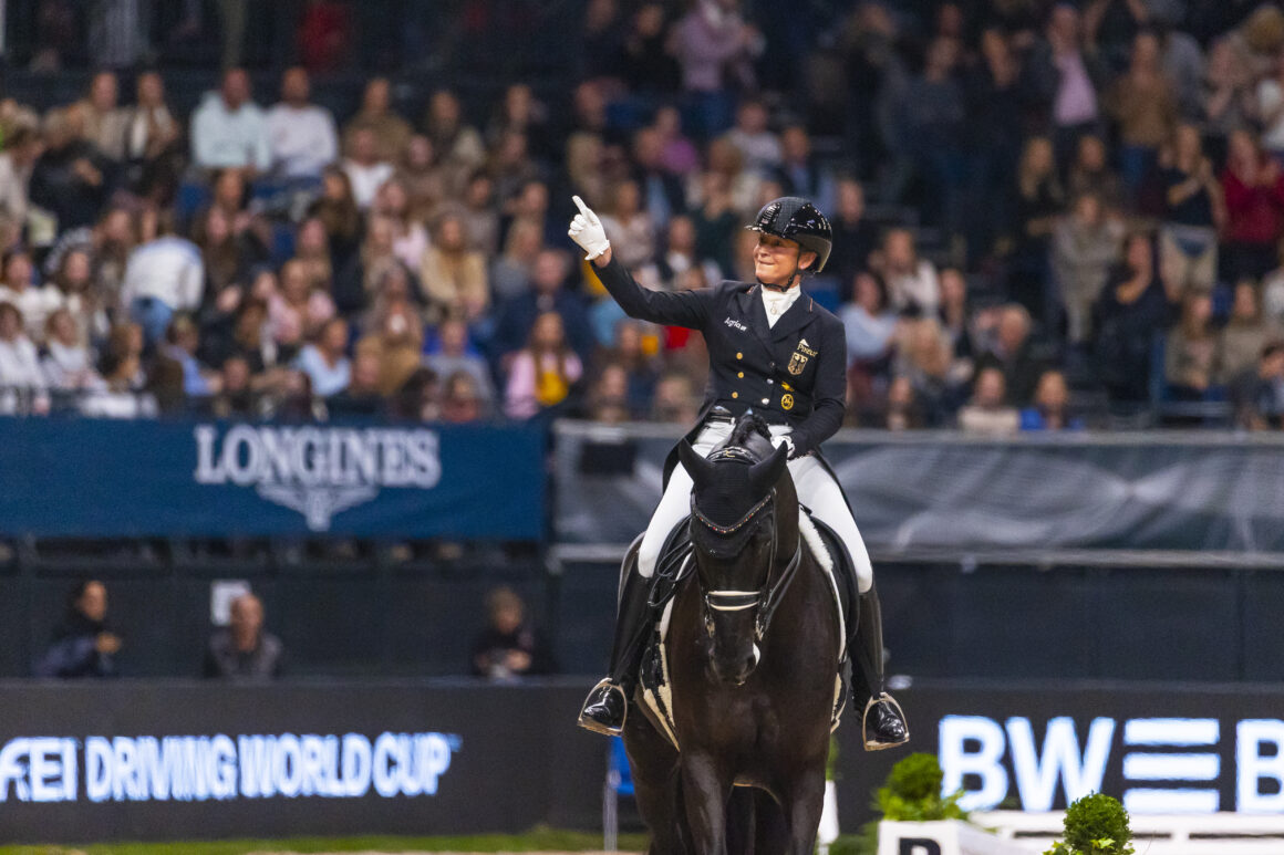 Das Power-Duo Isabell Werth (GER) und Wendy de Fontaine zeigten bei den Stuttgart German Masters ihr Können. © FEI | Leanjo de Koster