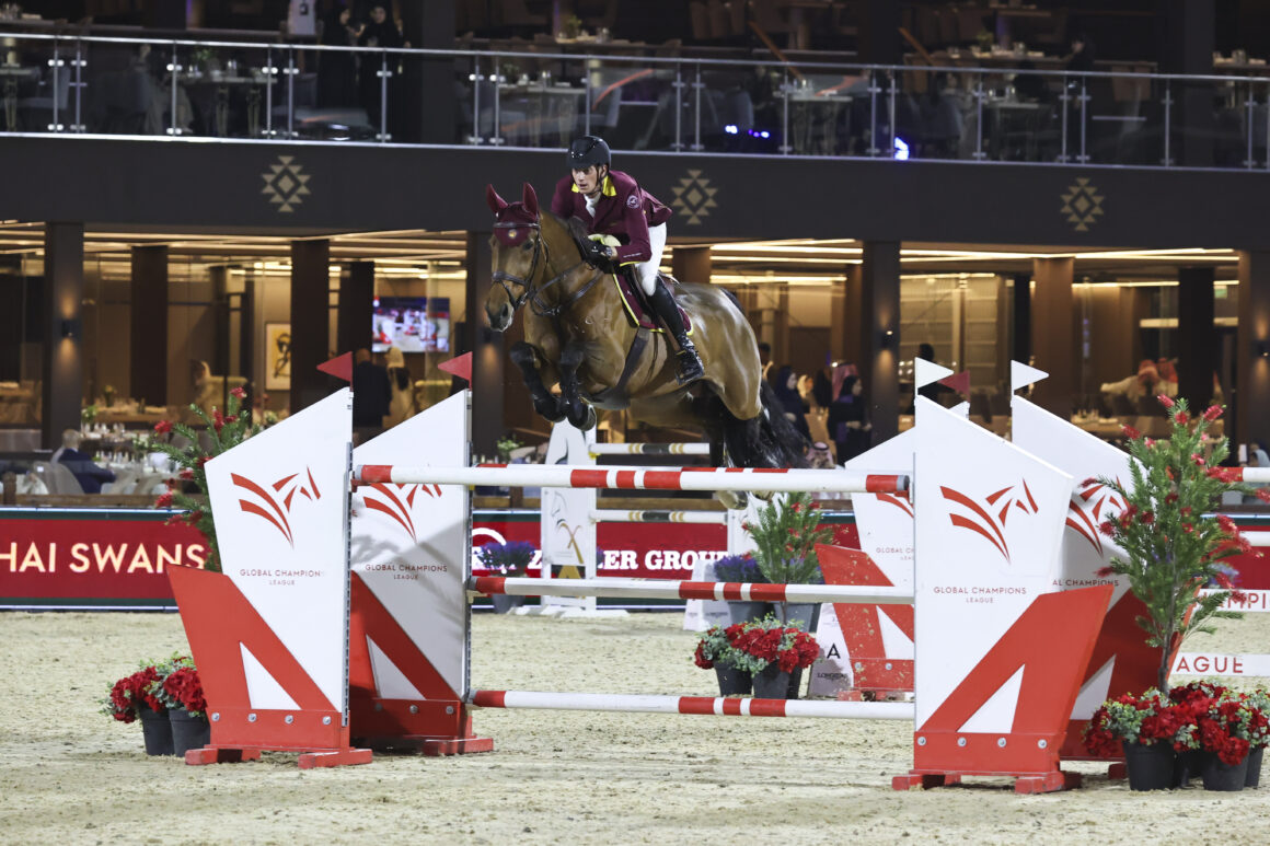 Die Shanghai Swans konnten mit fehlerfreien Runden von Max Kühner (T), Ben Maher (GBR) und Daniel Deusser (GER) das Viertelfinale des Super Cups in Riyadh gewinnen. © Global Champions League