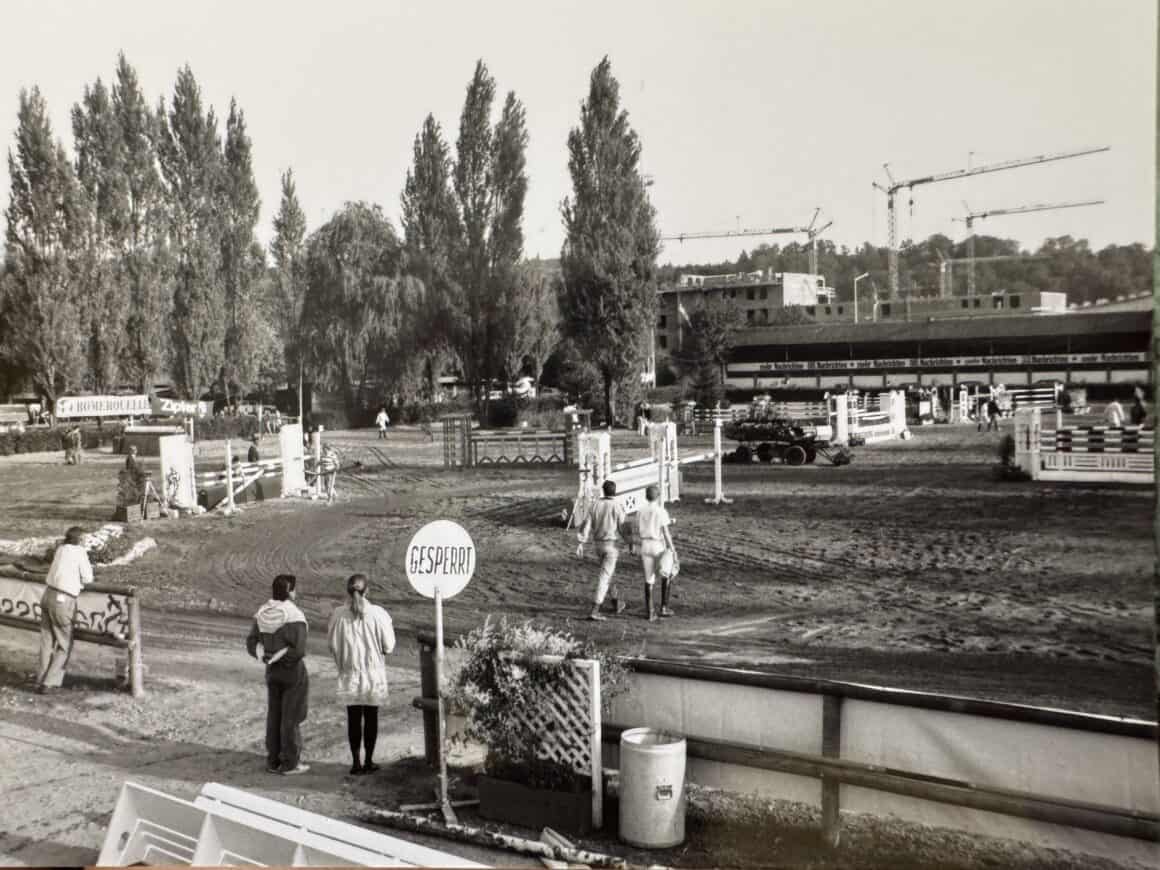 Linz-Ebelsberg ist Geschichte. Ruth M. Büchlmann über jahrzehntelangen Springsport und eine Ära. © Linzer Pferdefestival