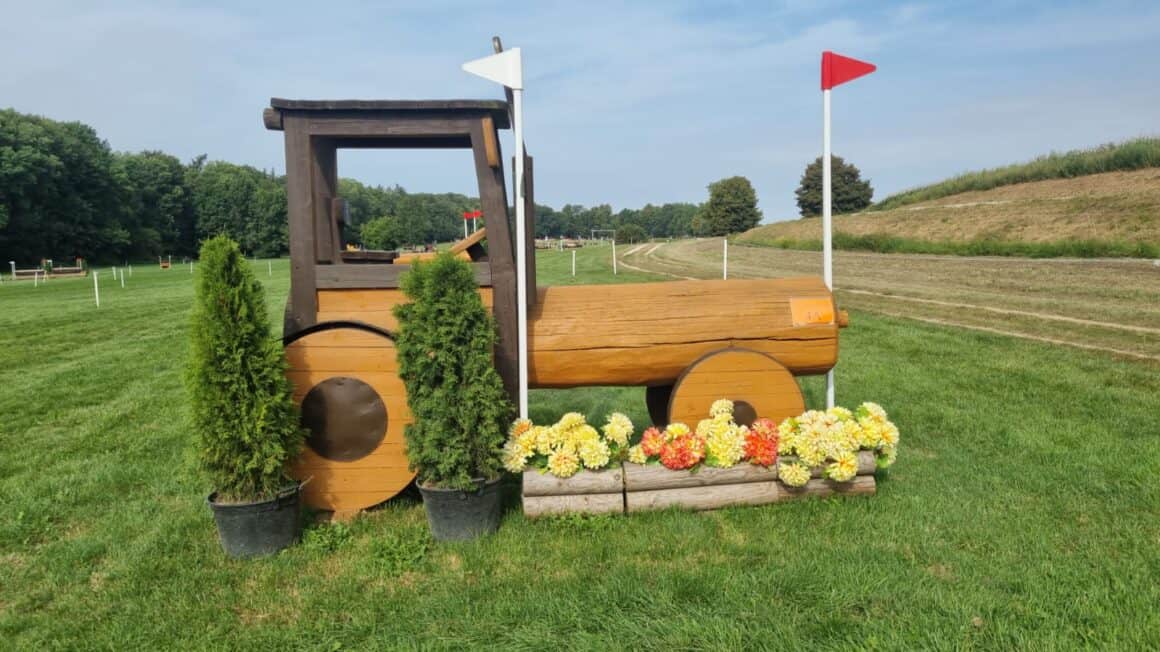 Morgen (23.8.) steht für die Junioren und Young Rider das Gelände auf dem Programm. © privat