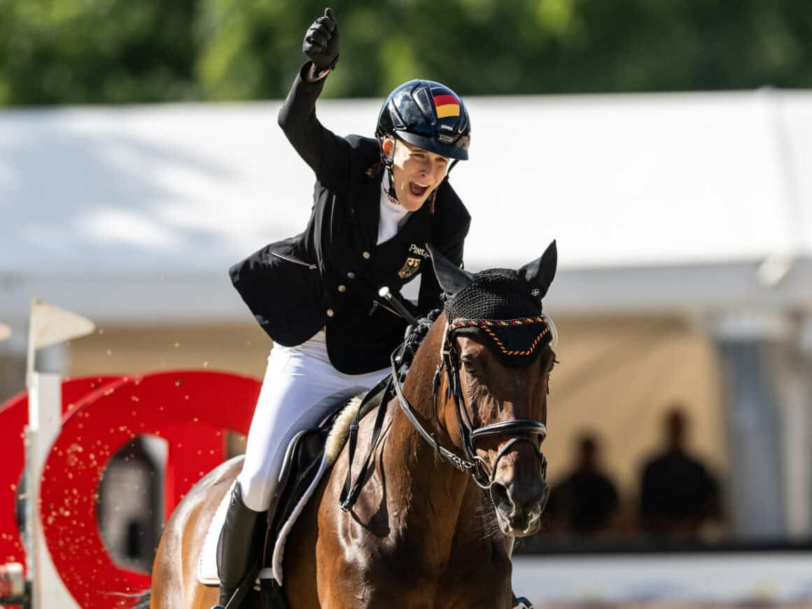 Hannah Busch (GER), die Junioren-Europameisterin von 2024, konnte in ihrem ersten Junge Reiter-Jahr gleich wieder Einzelgold gewinnen. © FEI