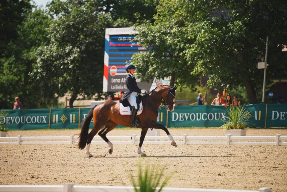 Lena Abfalterer (T) und La Bella Rosa platzieren sich in der U18-Musikkür auf dem 13. Rang. © Helene Iljazovic