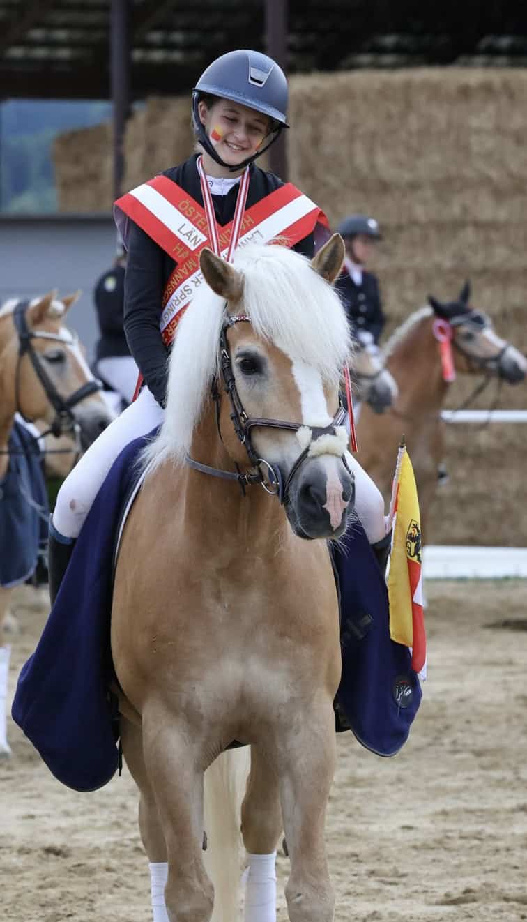 Marissa Egartner (K) und ihr Haflinger-Wallach Santos konnten insgesamt schon neun Kärntner Landesmeistertitel gewinnen. © privat
