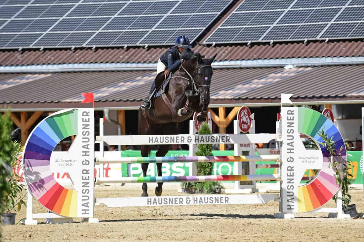 Katarina Kirsten Packova (SVK) ritt in Kammer-Schörfling zum Tages- & Gesamtsieg im Hausner & Hausner Generation Z Cup für U25-Reiter:innen. © OEPS | Horsic photography
