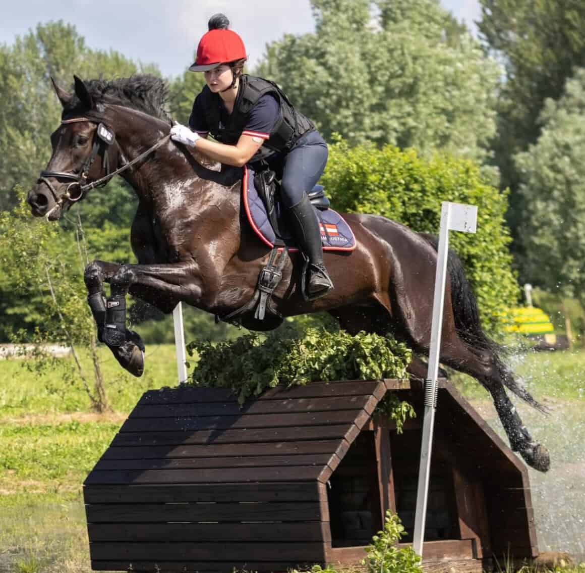 Fiona Würmer (OÖ) startete heuer ihre erste Zwei-Sterne-Prüfung. © privat