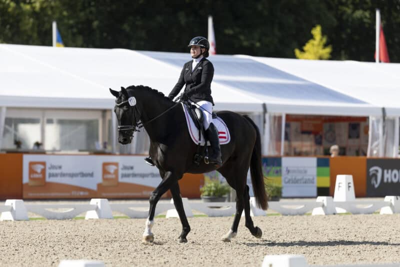 Julia Sciancalepore (K) und ihr Heini bestreiten in Ermelo ihr siebtes gemeinsames Championat. © FEI/Leanjo de Koster