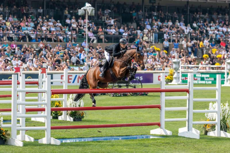 Max Kühner (T) und Elektric Blue P werden im Rolex Grand Prix von Spruce Meadows überragende Vierte. © Hippo Foto Media- Dirk Caremans