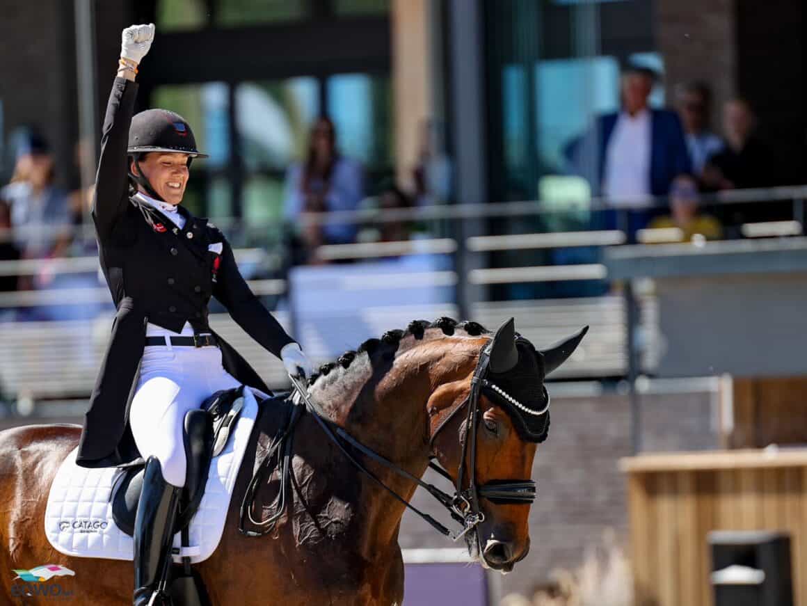 Siegesfaust von Cathrine Laudrup-Dufour (DEN)! Sie verpasst die Goldmedaille schlussendlich um nur 0,143 %. © EQWO.net