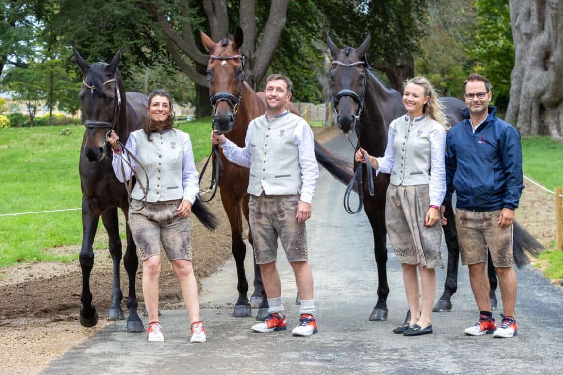 Team Austria! Lea Siegl (OÖ), Harald Ambros (OÖ) und Katrin Khoddam-Hazrati (OÖ) fehlt bei der EM in Blenheim das Streichergebnis. © LukaszKowalski.com
