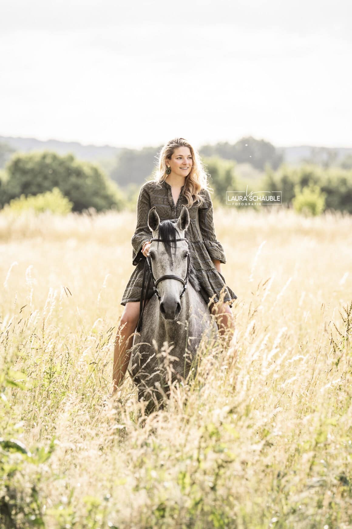 Luisa Merkentrup mit ihrer Nesquik im Feld. ©️Luisa Merkentrup