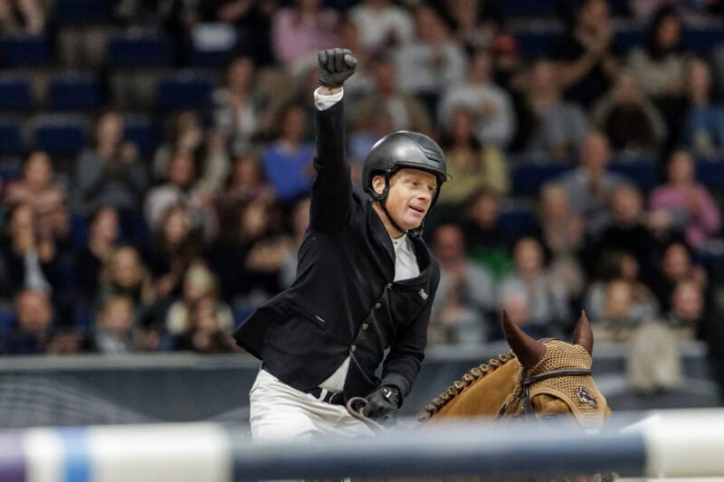 Willem Greve (NED) sichert sich in Stuttgart den Sieg im Weltcup! © FEI | Stefan Lafrentz