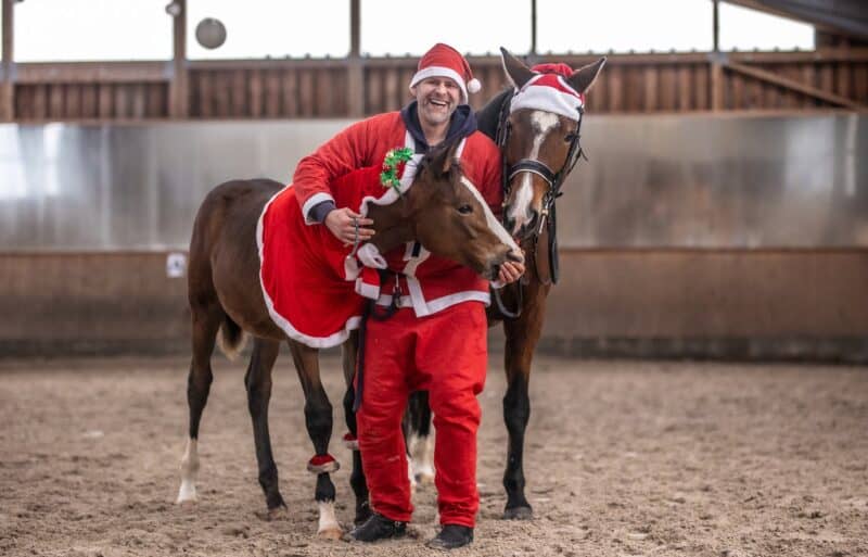 Sebastian "Basti" Marx hat über 1,6 Million Follower und begeistert täglich mit humorvollem und sarkastischem Content. ©️ Instagram: sebastian.marx_original