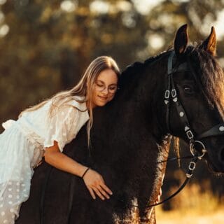 Auch wenn Tamara Grasl Instagram zum Spaß betreibt, holt sie Pferdeliebhaber:innen ab. ©️Tamara Grasl