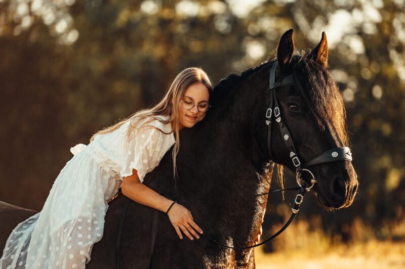 Auch wenn Tamara Grasl Instagram zum Spaß betreibt, holt sie Pferdeliebhaber:innen ab. ©️Tamara Grasl