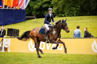 Jeremy Hein und sein Pferd Bärbel beim Hamburger Derby 2025. ©️Instagram: @Jeremy__Hein / P&O Fotografie