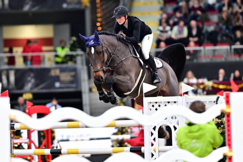 Katharina Rhomberg (V) verteidigt beim CSI4* Salzburg sowohl den Sieg im Championat, als auch im Großen Preis. © Foto Dill