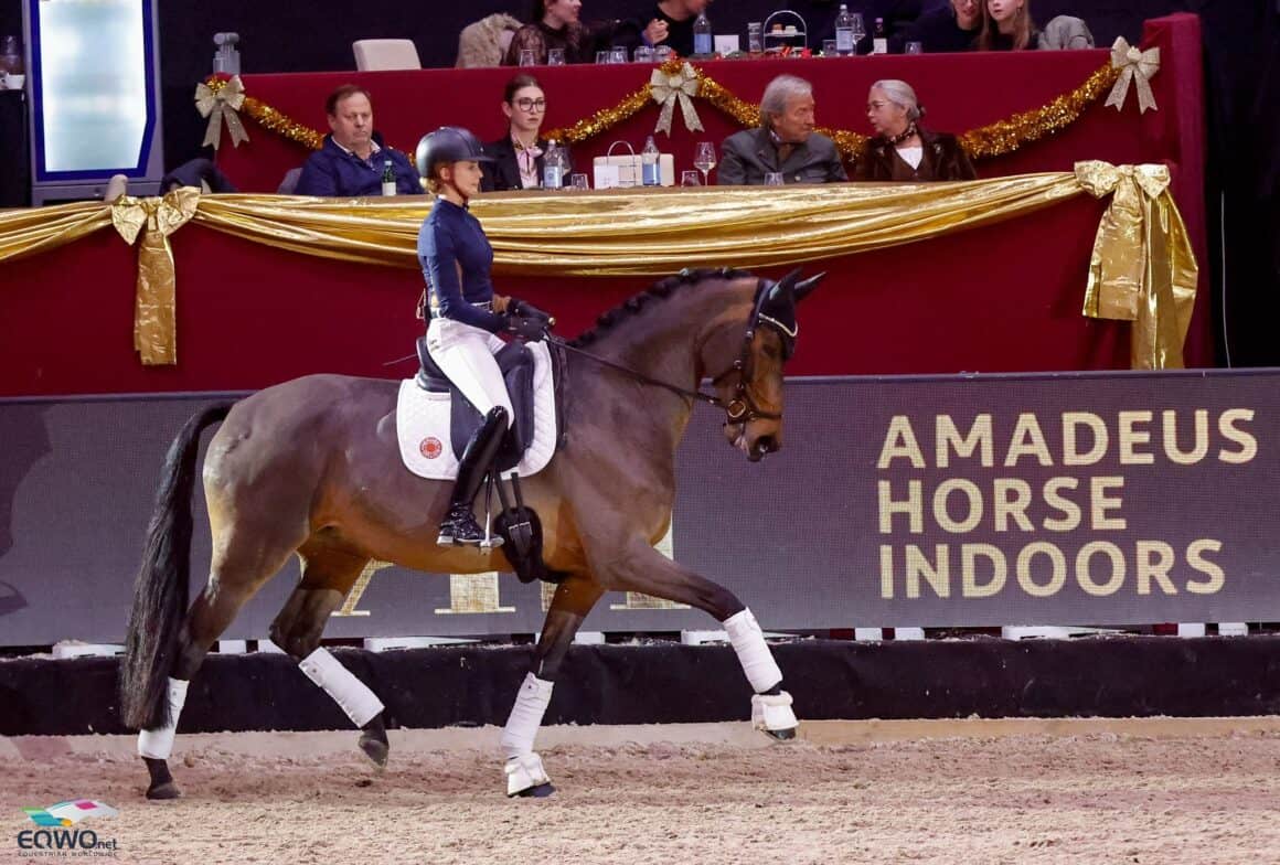 Jessica von Bredow-Werndl, Benjamin Werndl und Aubenhausen Bereiterin Hannah Beaulieu zeigten in der Salzburgarena eine tolle Masterclass. ©️ EQWO.net | Petra Kerschbaum
