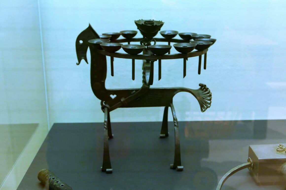 Das Pferd im Nationalsozialismus. Eine Ausstellung in Leipzig beschäftigt sich aktuell mit der Rolle des Pferdes in der NS-Zeit. © Nadja Naumann