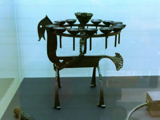 Das Pferd im Nationalsozialismus. Eine Ausstellung in Leipzig beschäftigt sich aktuell mit der Rolle des Pferdes in der NS-Zeit. © Nadja Naumann