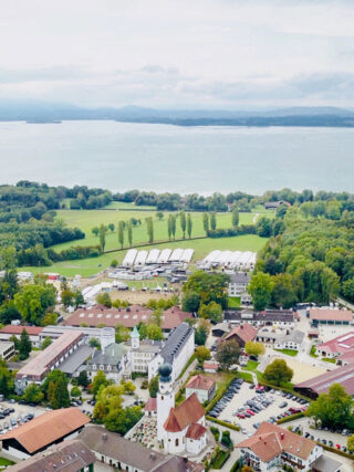 Die Alten Meister kehren zurück! Nach sechs Jahren Pause wird das Comeback der Lehrserie auf Gut Ising mit olympischem Flair stattfinden. © Ising Open Sales