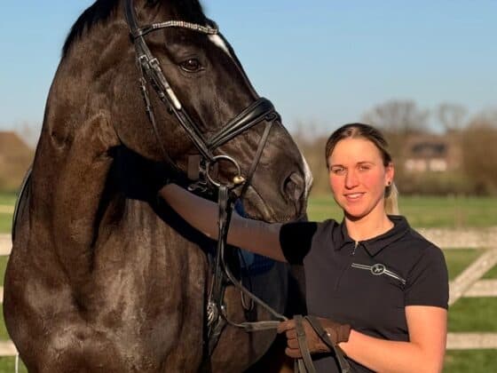 Lisa Wernitznig (K) erzählt im EQWO.net-Interview über ihren Werdegang als Bereiterin bei Isabell Werth, die Chance Superb und Majestic Taonga reiten zu dürfen und über das Gefühl wenn die österreichische Flagge gehisst wird. © Privat
