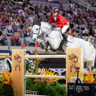 Kent Farrington bleibt auf Erfolgskurs. Und er hat einen entscheidenden Vorteil: Stute Greya hat einen Bewerb weniger in den Beinen. © FEI | Shannon Brinkman