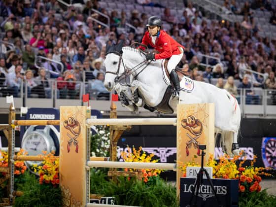 Kent Farrington bleibt auf Erfolgskurs. Und er hat einen entscheidenden Vorteil: Stute Greya hat einen Bewerb weniger in den Beinen. © FEI | Shannon Brinkman